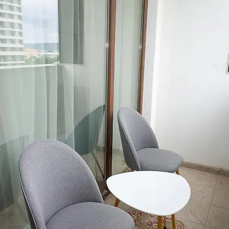 The Residential 1-bd With An Outdoor Thermal Pool By Flat Mаnager Apartment Warna